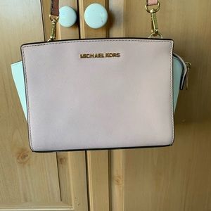 Michael Kors Selma Crossbody bag